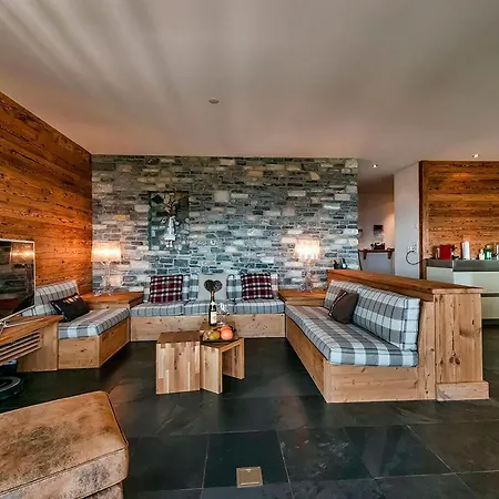 Le Cervin Rouge كرانز مونتانا