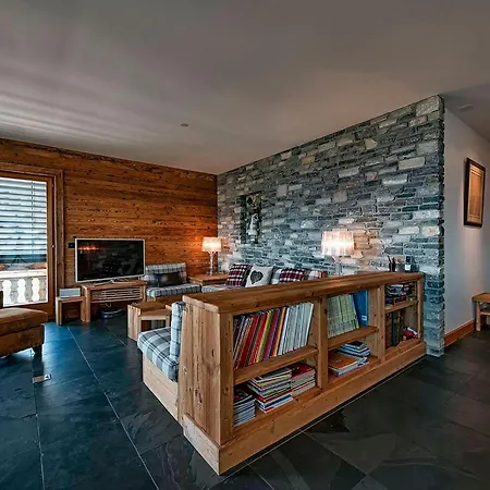 Le Cervin Rouge Apartment *